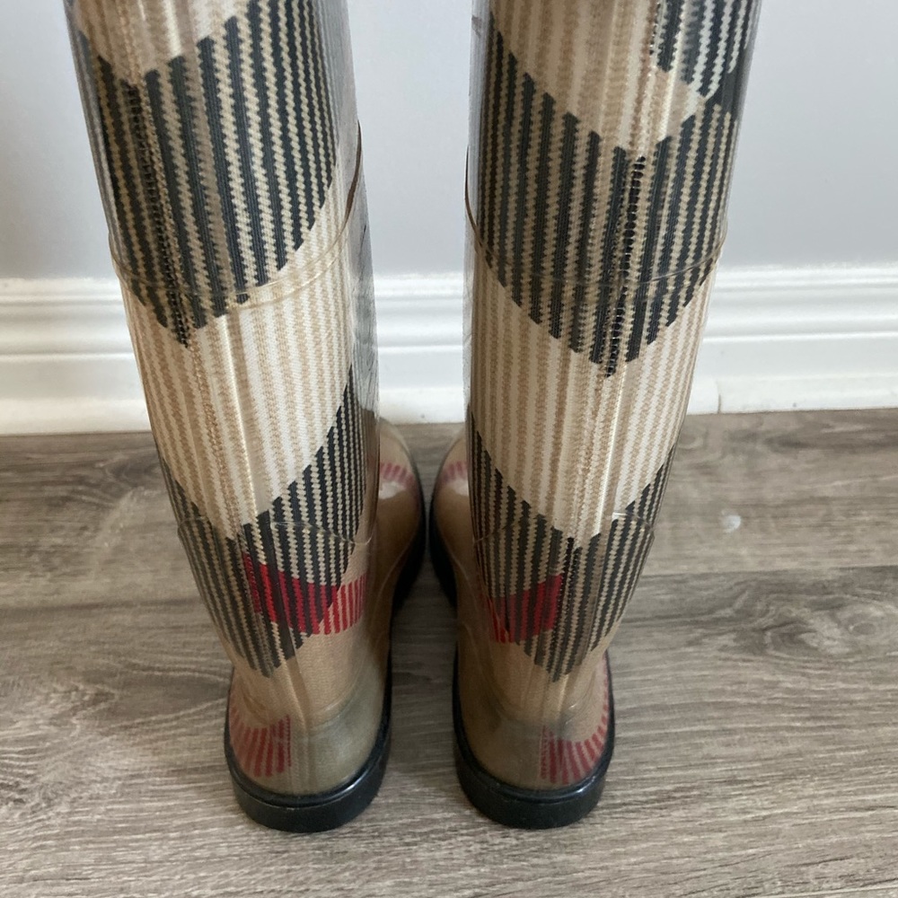 Burberry rain boot - Picture 3 of 4